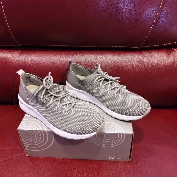 NWT Demi Women's 11 Sneakers FirmPrice*Last 1 - Picture 2 of 5